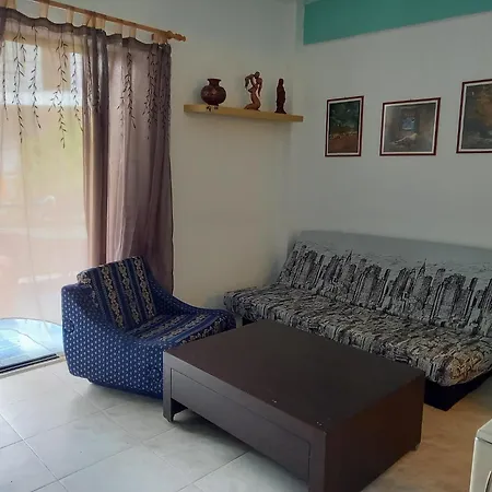 Κόσμος Apartment * 波利克罗诺